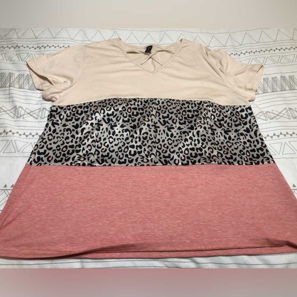 SHEIN Tee